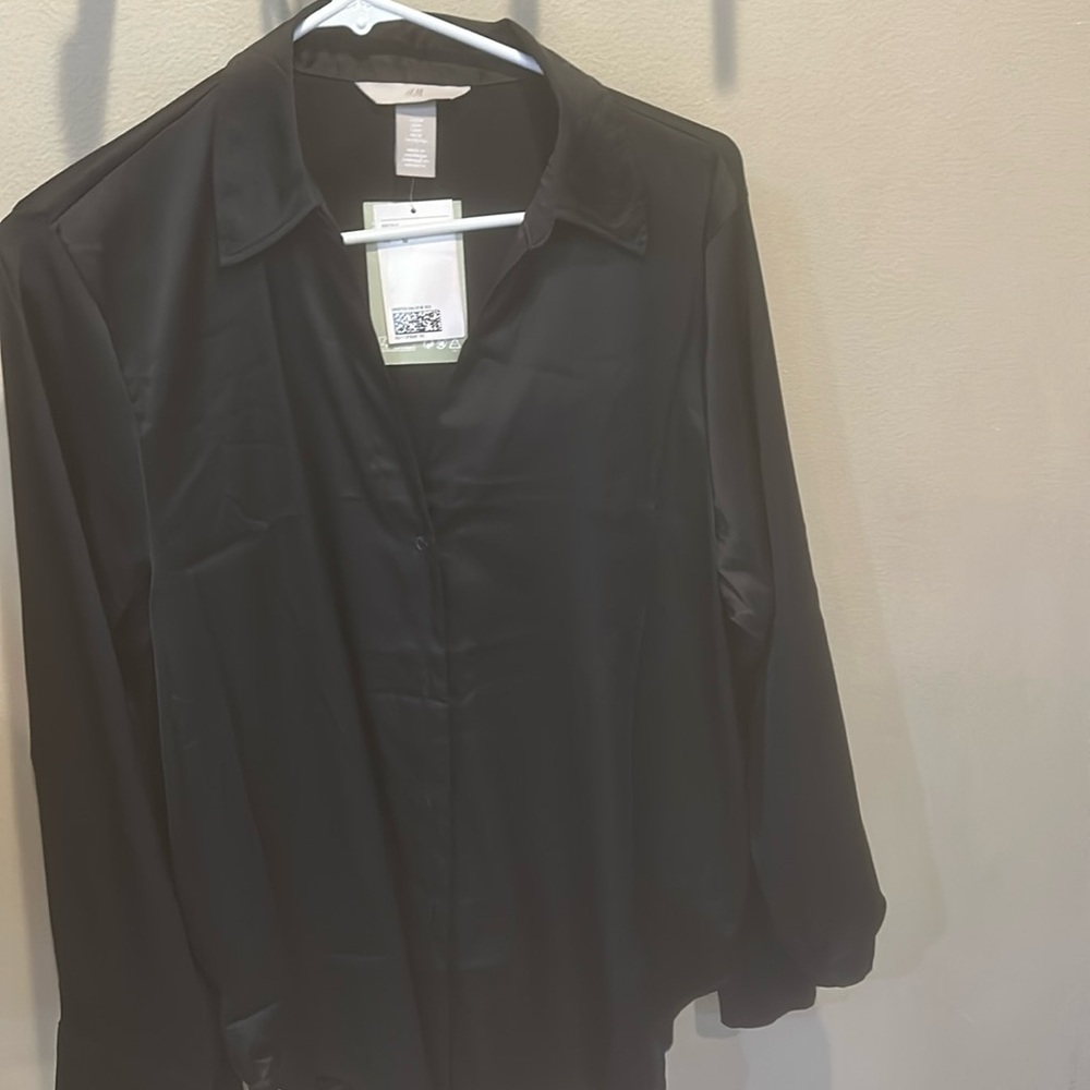Button down with v neck - Picture 3 of 10